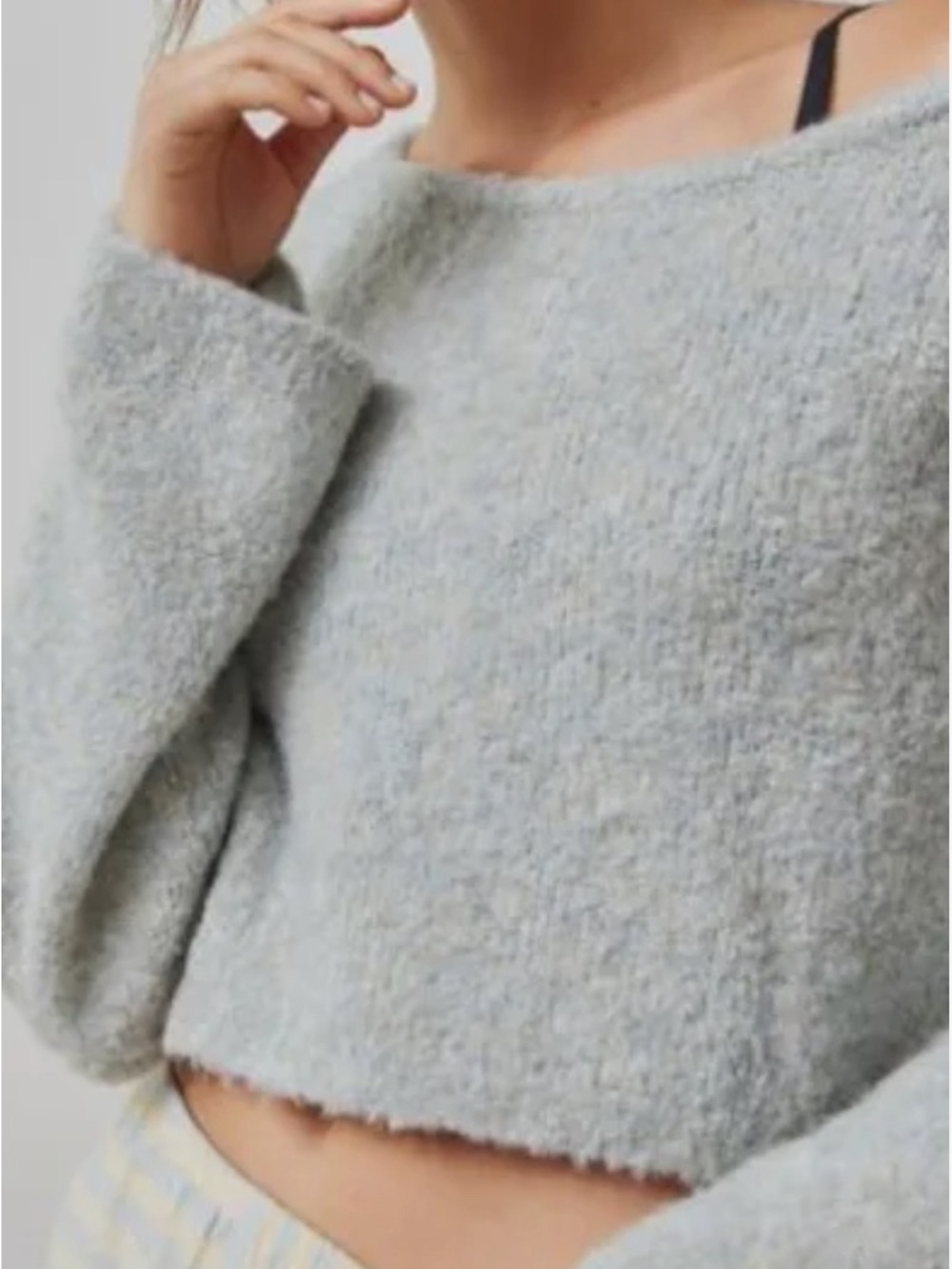 NWT Kimchi Blue Juniper Cropped Sweater Size Medium Off Shoulder Bouclé - Picture 3 of 11